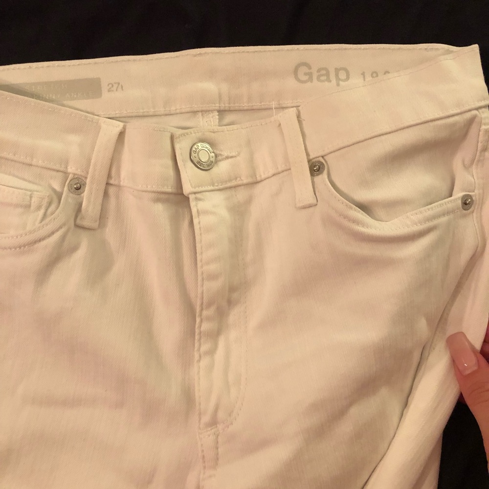 white gap skinny jeans